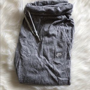 Nike Cropped Joggers